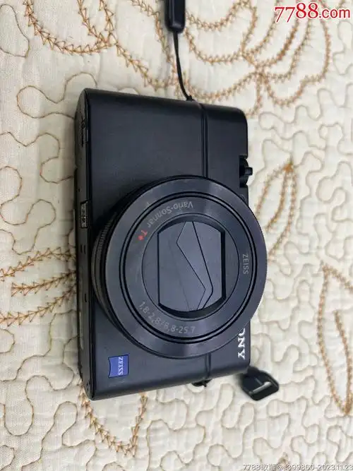 索尼rx100三黑卡三代相机