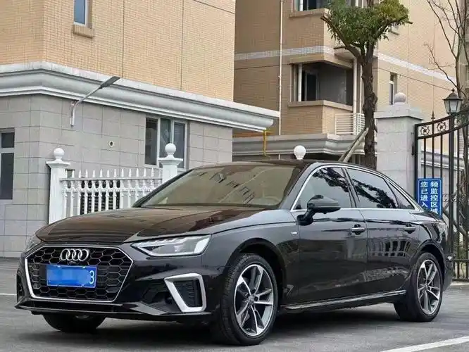 最新拿下21年奥迪a4l 40tfsi时尚动感型,一手私家车,选装360环影,4