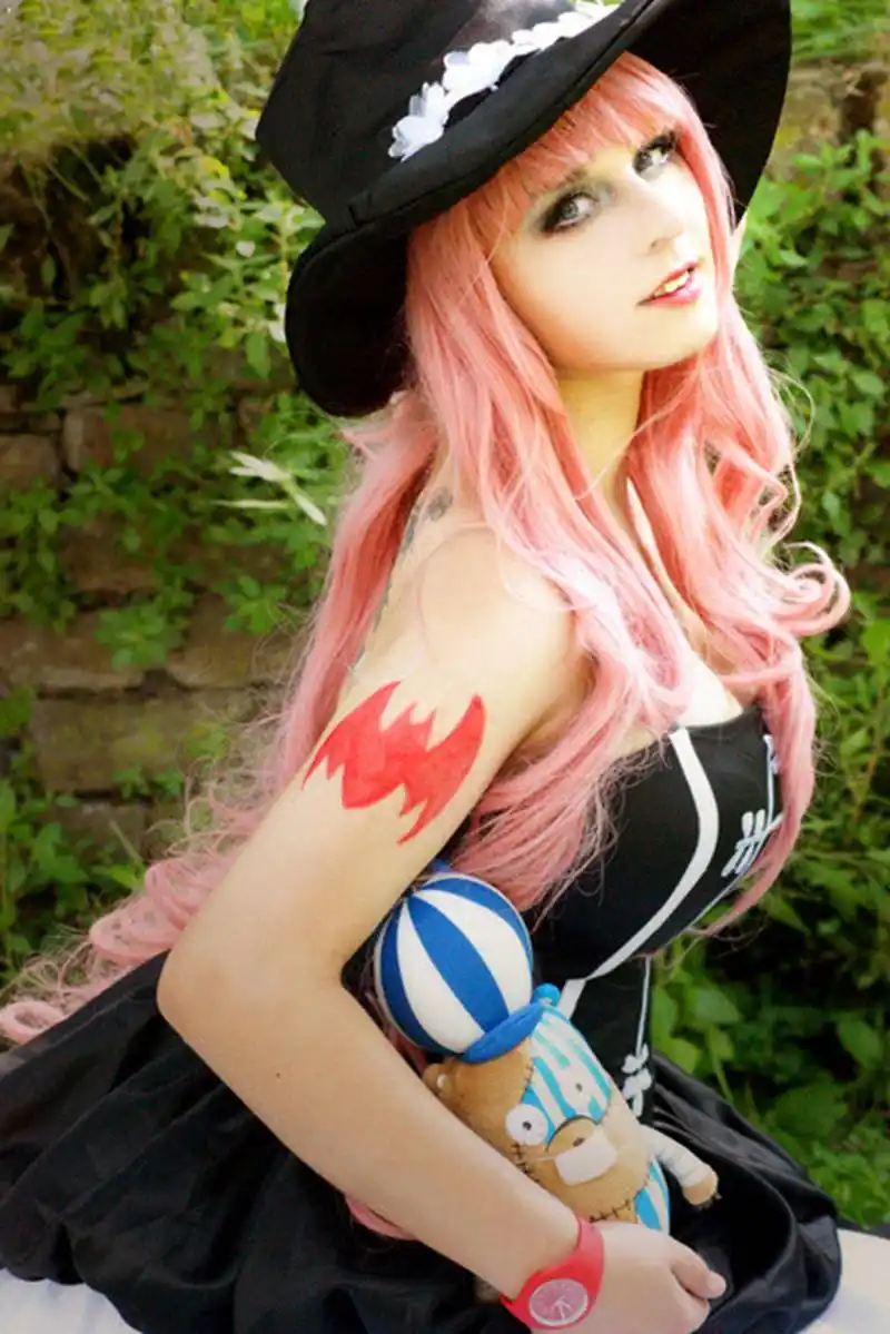 海贼王:"幽灵公主"佩罗娜超美cos,哪一位是你的最爱