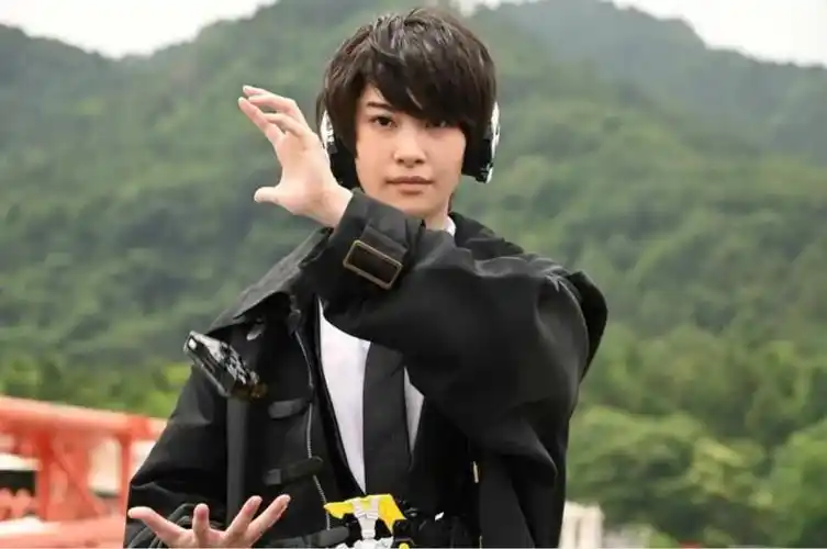 原创假面骑士01亡姐变身照提前曝光造型帅气像男人不愧是金刚狼