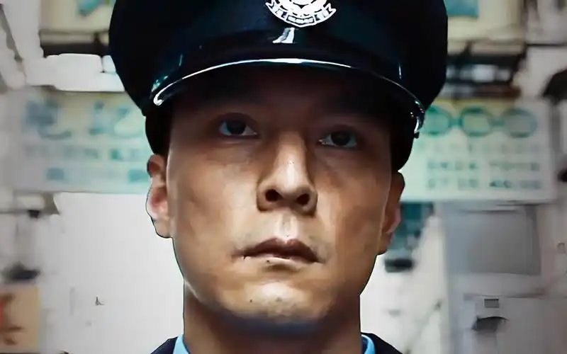 "吴彦祖"化身双面魔警,杀过的警察比悍匪还多,一度轰动了整个亚洲