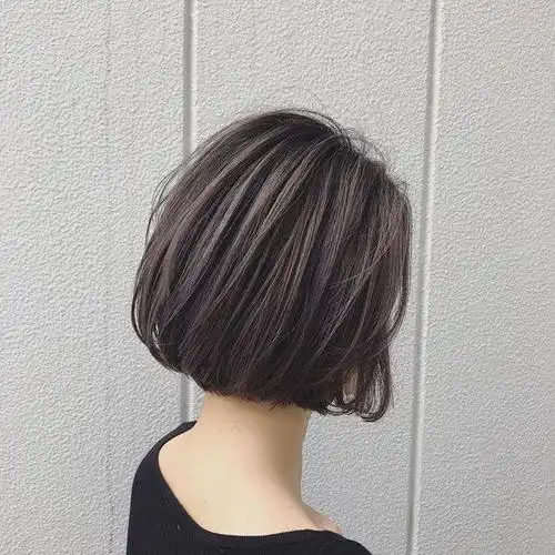 2018流行款波波头短发剪这样的波波头立体又时尚