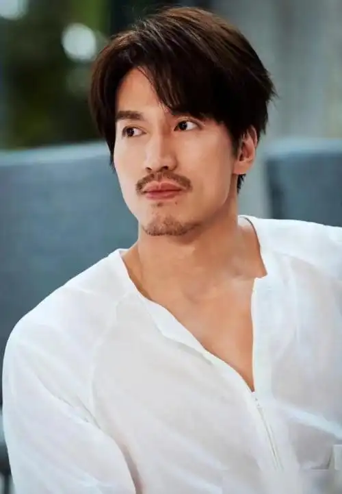 44岁男神言承旭宣传新戏状态超好网友每根头发都有它的位置