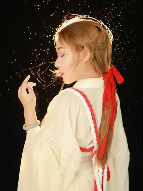 神明少女写真必拍的一种风格