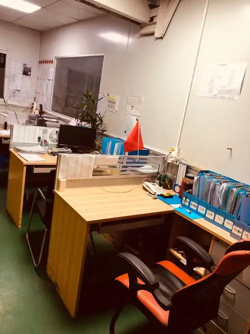 办公用品摆放整齐有序.