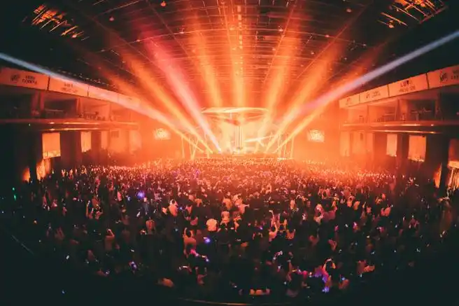 #太热演出现场##一起来看演唱会#