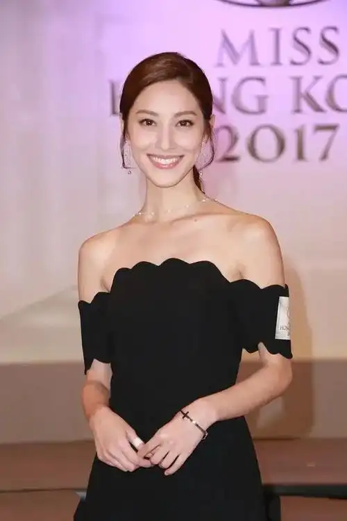 陈凯琳高挑迷人的身材尽显女王气质不愧是最有气质香港小姐冠军