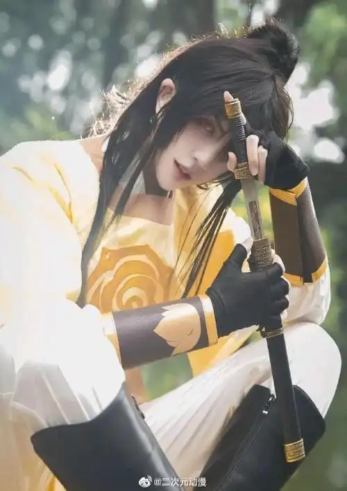 知名coser胤川一个人cos魔道全体人,身为女孩子竟然帅气十足!