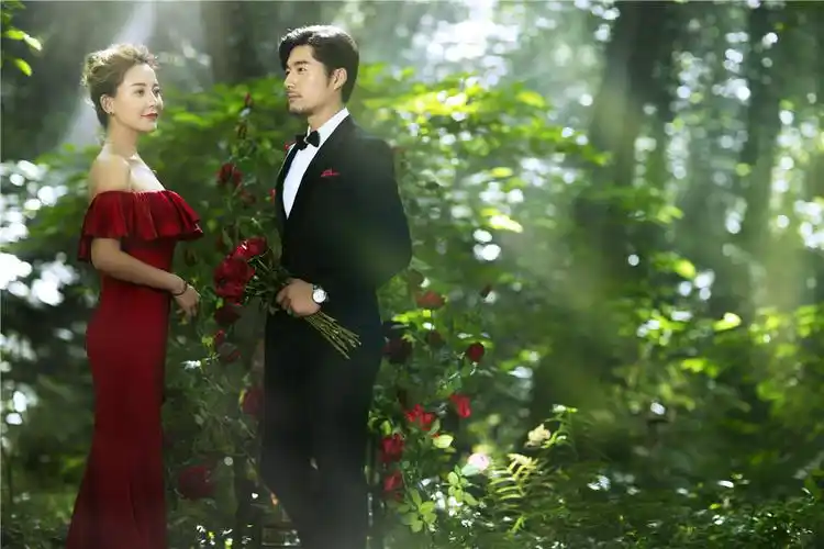 森系婚纱照让你化身最美的人间精灵