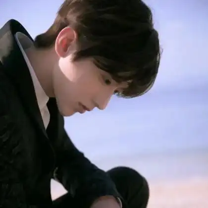 潮流个性时尚男生图片头像,有点帅