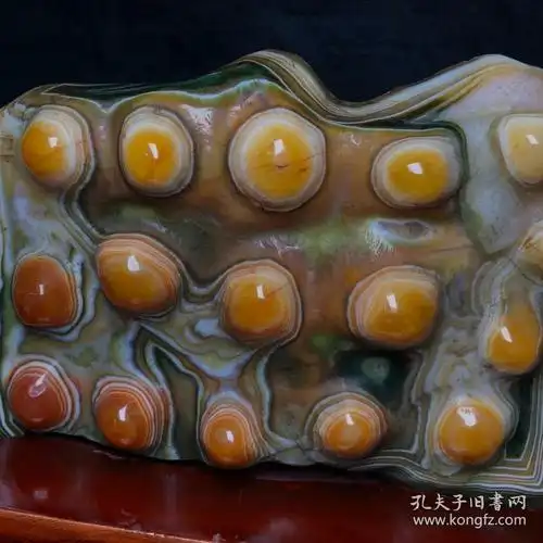 西藏之旅结缘一颗天眼石十六眼天珠供珠 尺寸:长220毫米 宽130毫米 厚