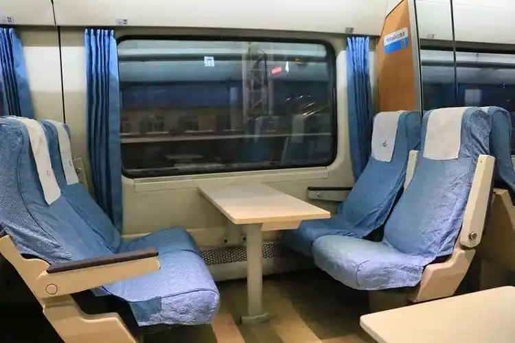 海拉尔-满洲里城际快速列车试运行到1月9号,车内环境实拍!