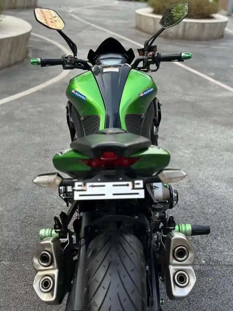 极品正15年川崎z1000 abs顶配新款大蟒蛇,极品原版原灯原漆原排气!