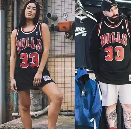 同为"带货王"的吴亦凡,作为nba名人赛的嘉宾之一,他本人也是篮球爱好