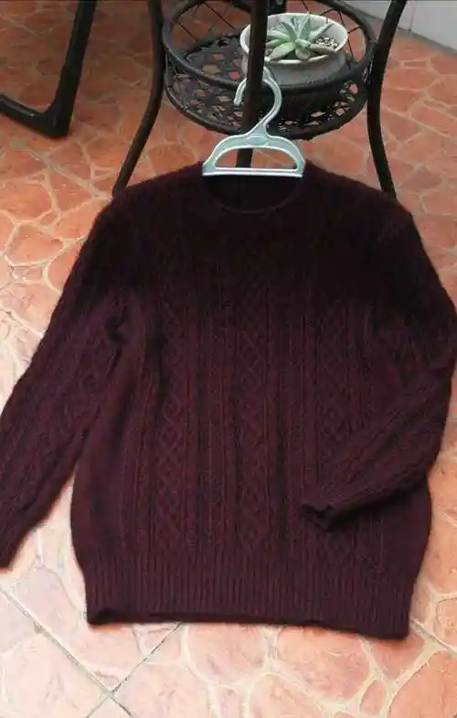 无名男士棒针黑针黛貂扭花套头毛衣