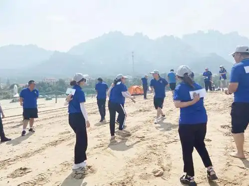 缓解了工作中的压力与疲惫活动包括:沙滩撕名牌,下海踏浪等环节却挡不