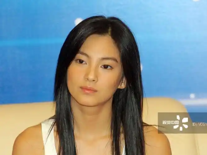 割完双眼皮的张雨绮,颜值一路开挂!她是如何从清纯走向媚惑的?