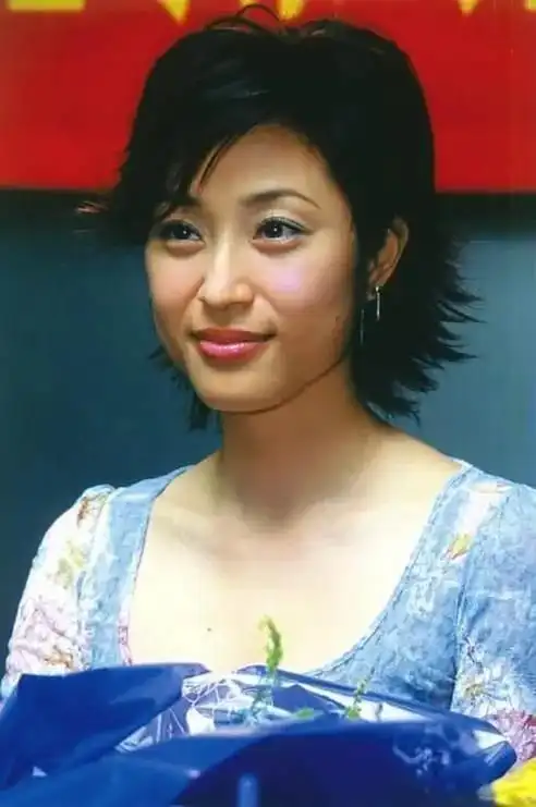 陈法蓉年轻时的美图