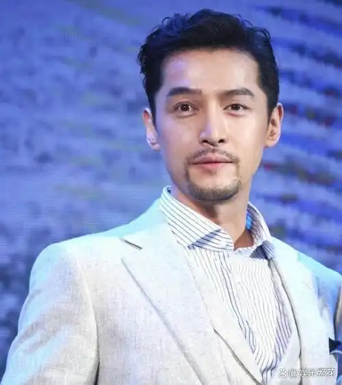 男星留胡子好像整容,这11位男星气质大变,有人变丑,有人成美男