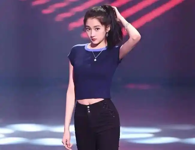 "京圈格格"关晓彤,二十岁与顶流恋爱,周杰伦是她的钢琴老师