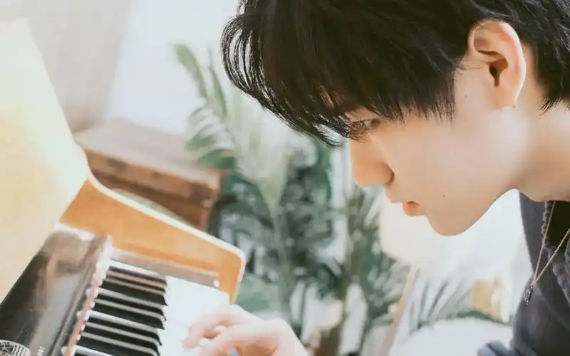 张真源点击收获可爱小张张嘴角不上扬算我输