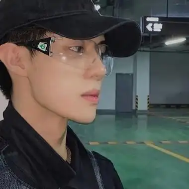 超帅戴眼镜很有品味的质感男头 值得一辈子不换的真人男头