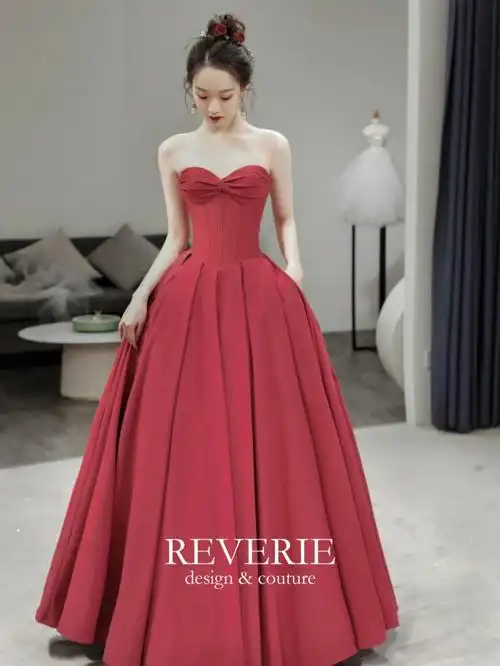 高贵气质复古红婚纱礼服珊瑚烟