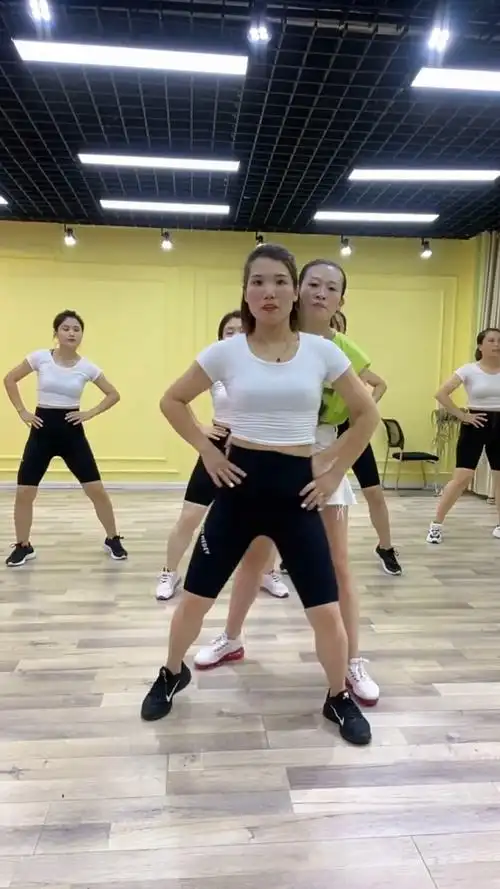 手把手教你如何去甩胯!