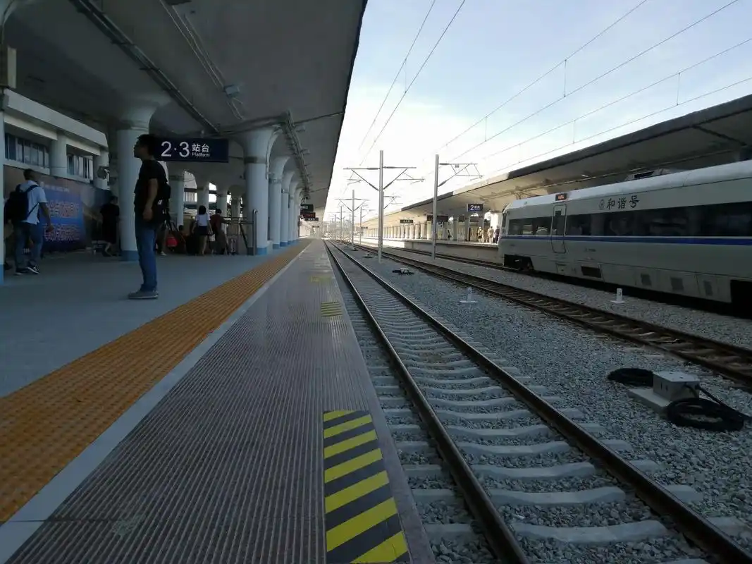 汕头火车站站台改造完成汕头至深圳北部分动车组恢复运营