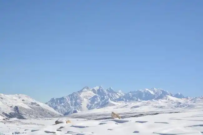 看雪山湖泊,泡天然温泉,奔赴北欧童话世界
