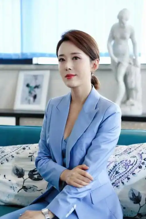 李冲,李思典,陈哲冲担纲编剧的都市轻喜剧《最美的安排》正在中央电视