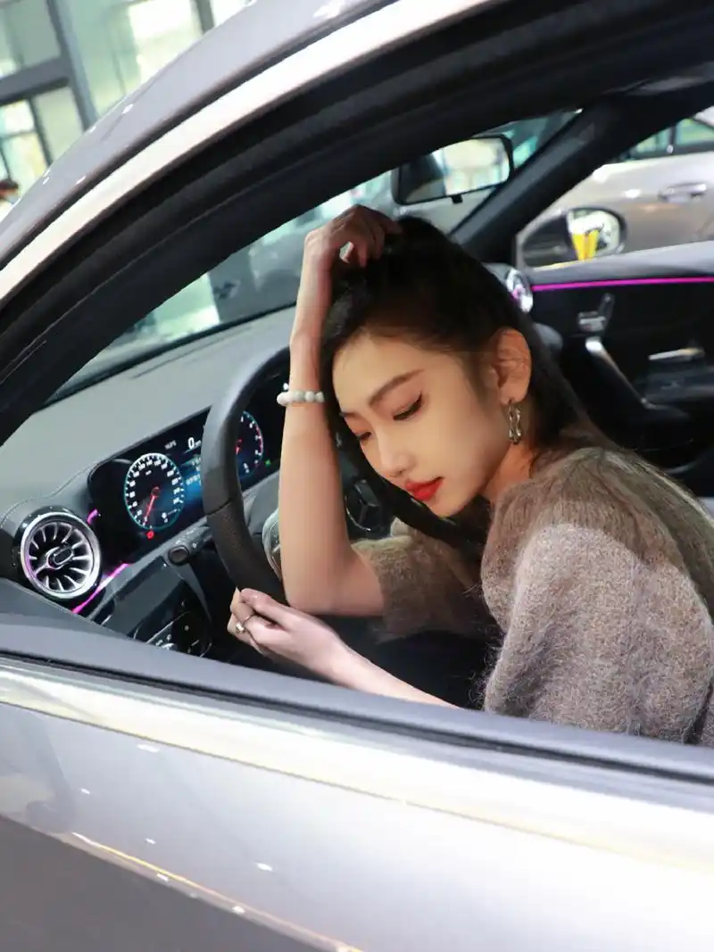 奔驰a class|颜值超高·适合女生开的奔驰车 · 这辆车实现了我对豪车
