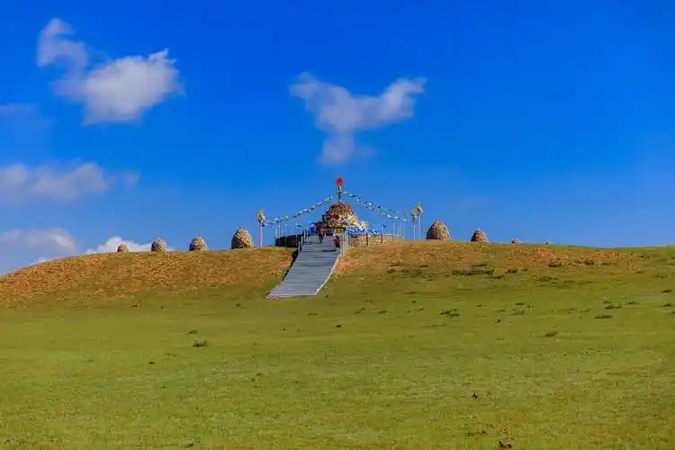 希拉穆仁大草原敖包