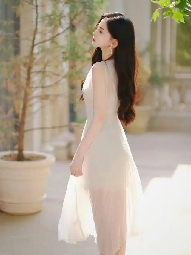 都说裙子是夏天的入场券,穿上漂亮的裙子,少不了要拍几张美美的照片