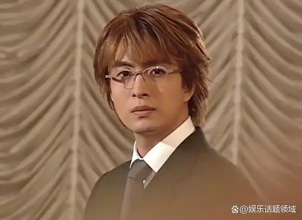 儒雅气质裴勇俊