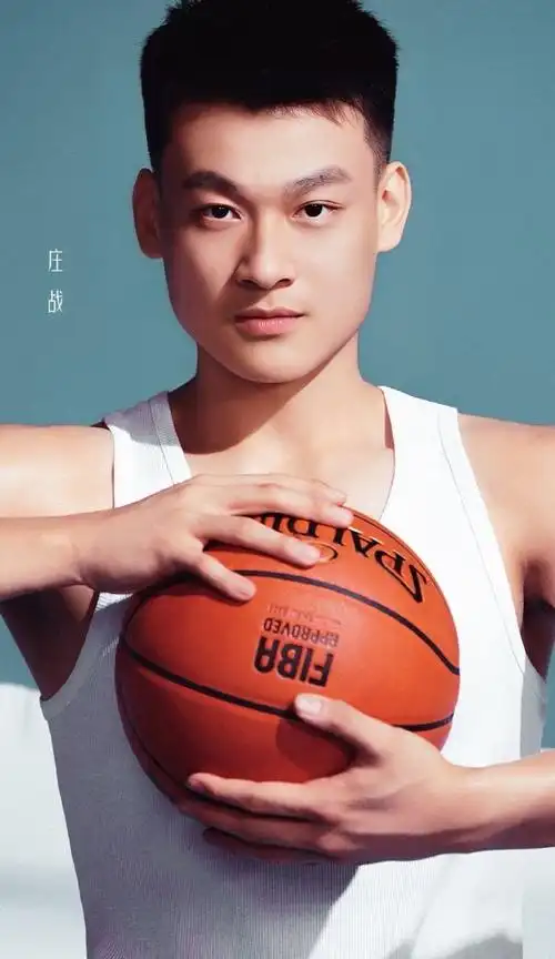 打篮球的男生好有少年感##比帅哥更让人心动是帅哥打球