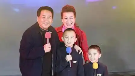 小香玉一家三口曝光,儿子长得太像爸爸,二婚丈夫比王为念还帅