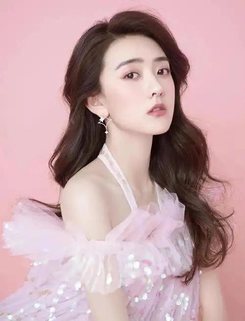 气质女神梁洁唯美写真,美丽可爱!__财经头条