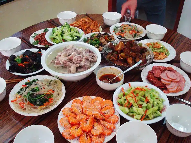 十一去朋友家吃饭十几个菜吃得太攒劲了有一道菜新疆人必吃