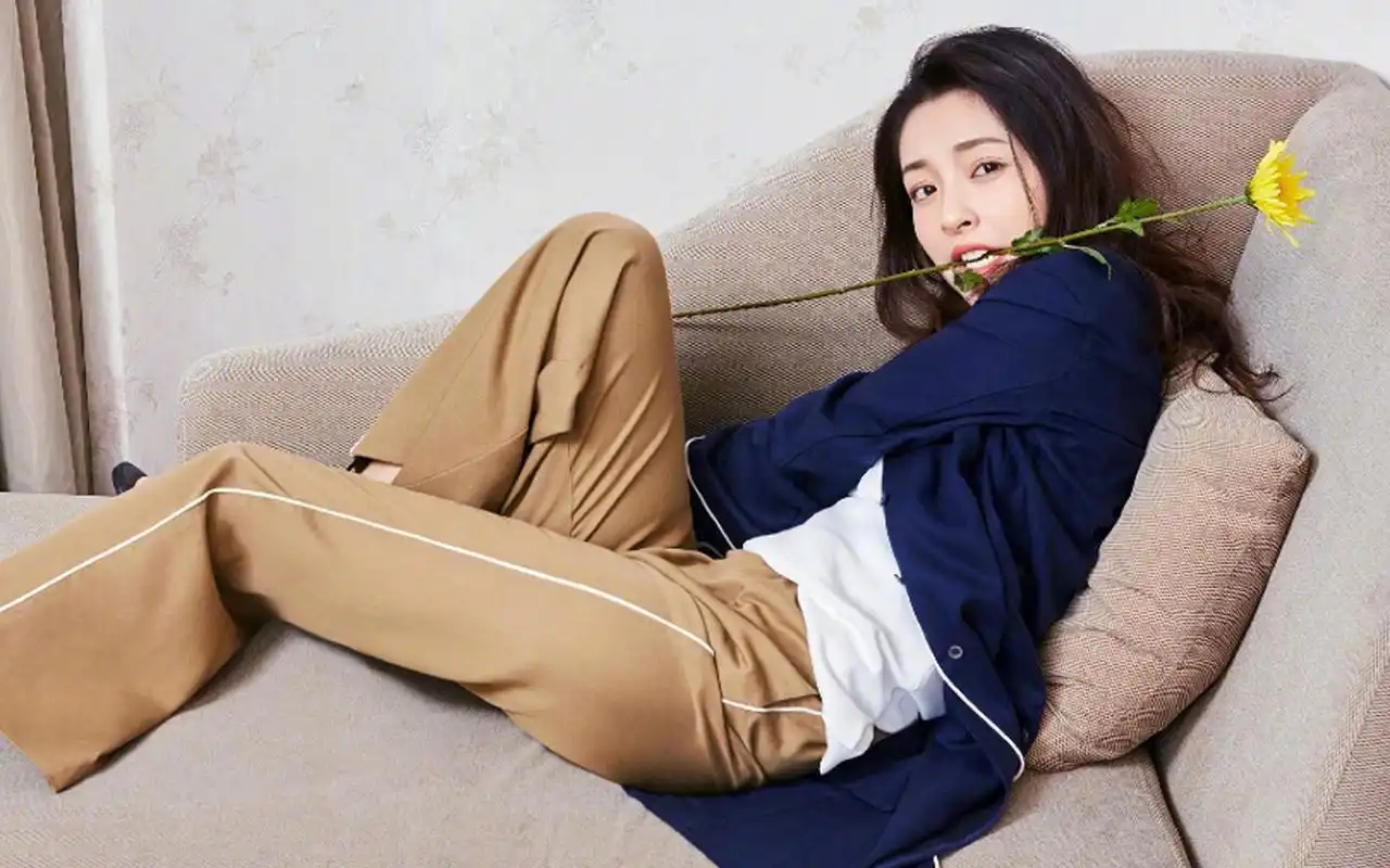 吴倩个性时髦时尚写真图片桌面壁纸