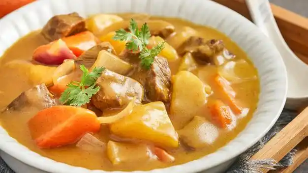 咖喱牛腩怎么做(咖喱牛腩怎么做好吃易烂)