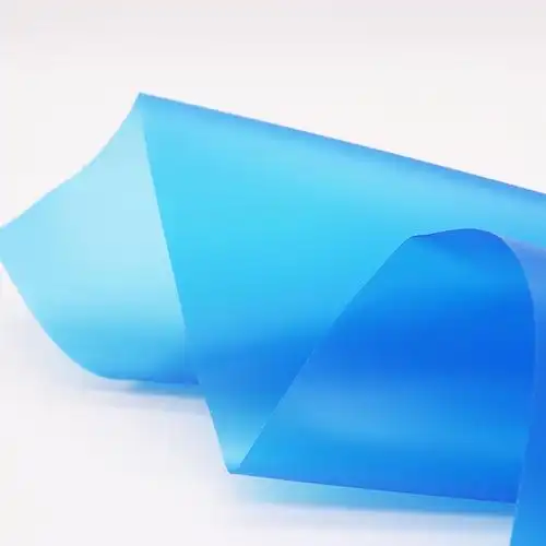 半透明设计面料彩色塑料布雾面防水薄膜风衣雨衣海绵垫