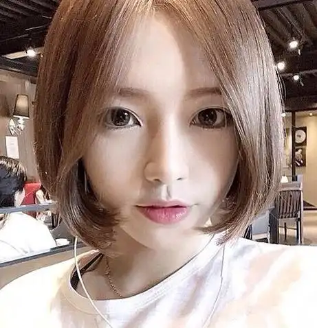 中分发型适合什么脸型的女生有气质的中分短发