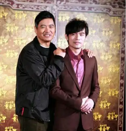 【图】周润发儿子周杰伦? 杰伦出演《黄金甲》给润发当儿子