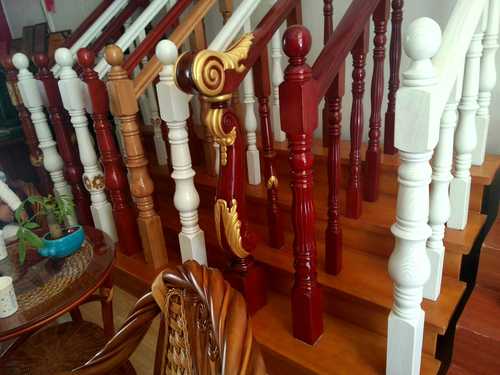 优质天鹅柱实木楼梯立柱起步大将军柱手工雕花家用梯子丰县直销