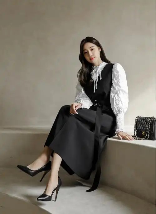 一组简约清爽的法式穿搭气质优雅很有女神范能助你美得挪不开眼