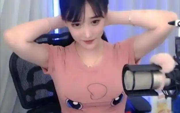 写真加"唇印"成为粉丝的奢侈品|豚豚|写真集|女主播|大批艺人_网易