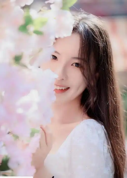 恨初见美如玉美女小清新白嫩mm艺术照