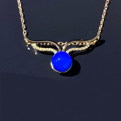 多米尼加金镶嵌清新款式镶嵌18k蓝珀吊坠小鹿天空颈饰