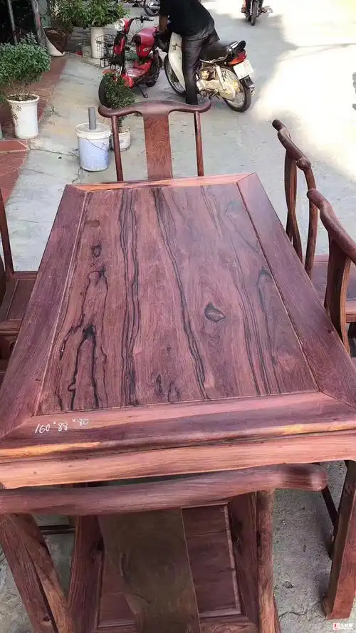 白酸枝长方桌 - 木材圈